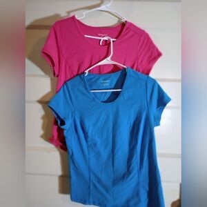 Be Inspired Lot of 2 Small Women's Running Shirts (Rox404)